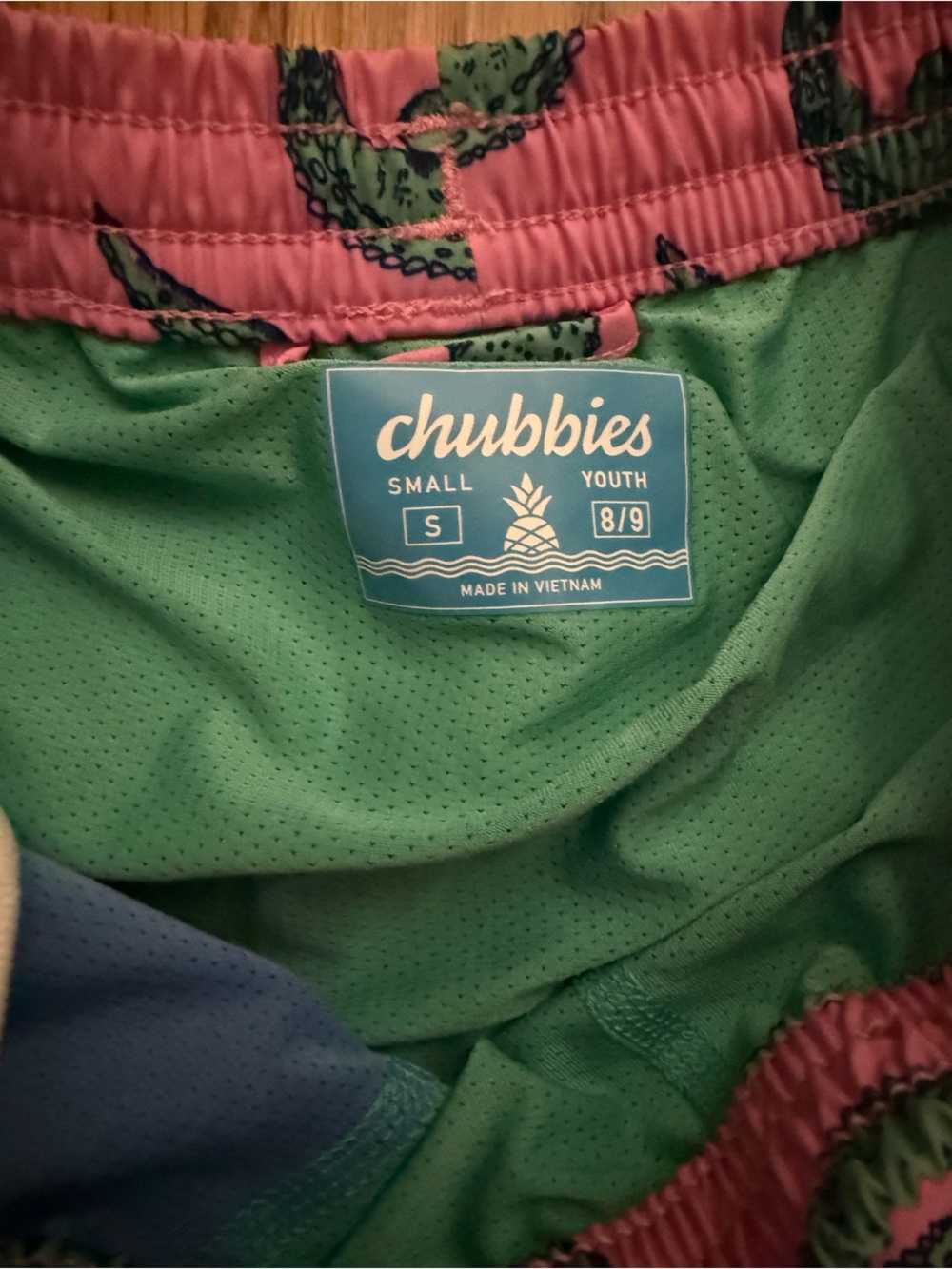 chubbies Pink Swim Shorts with Green Alligator Print - Picture 4 of 4